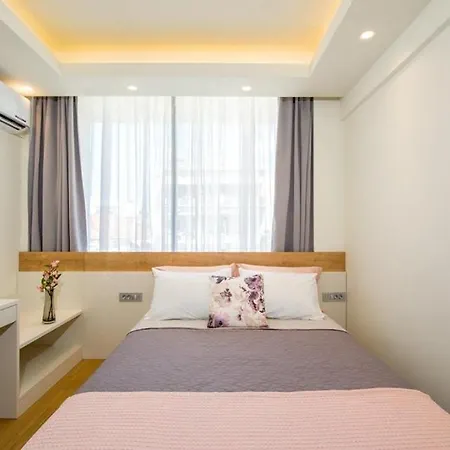 アパート Tonia's Elegant Place With Parking ハニア